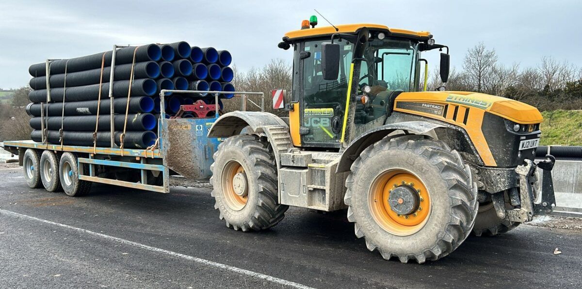 the-jcb-fastrac-think-defence
