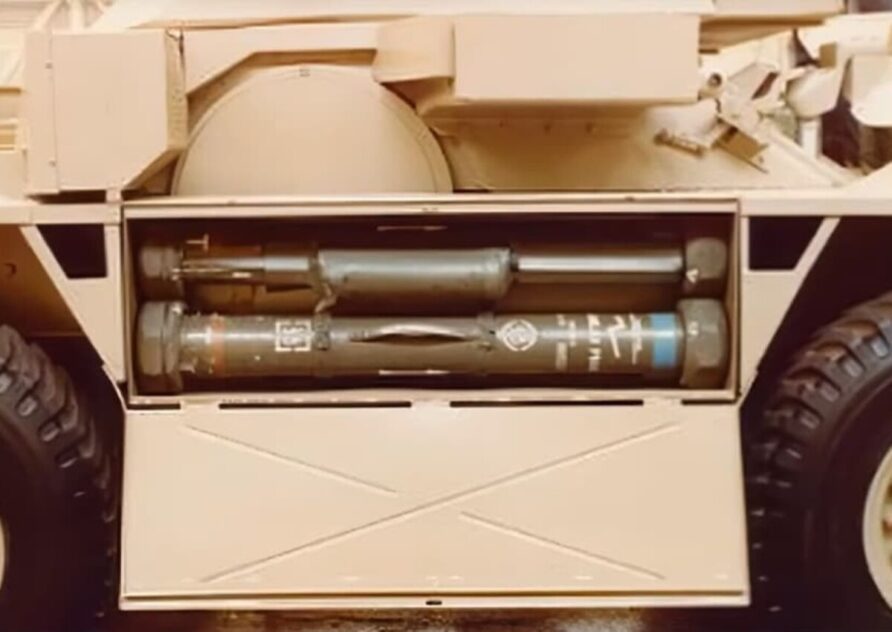 CVR(W) Fox — Combat Vehicle Reconnaissance (Wheeled) 40 Fox Milan 4