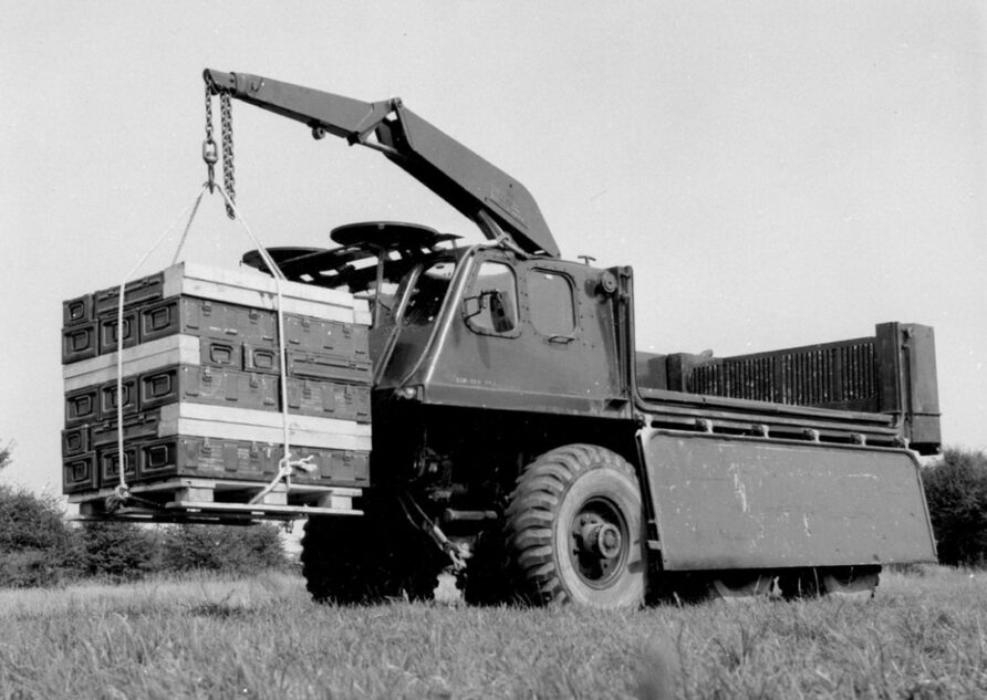 Alvis Stalwart Amphibious Load Carrier 6 Stalwart PV2 2