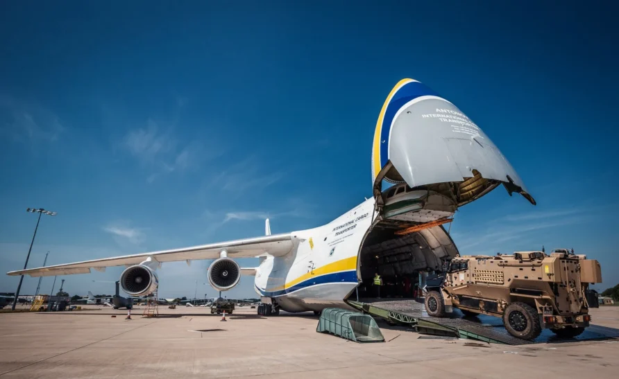 Foxhound 7 AN 124 Foxhound